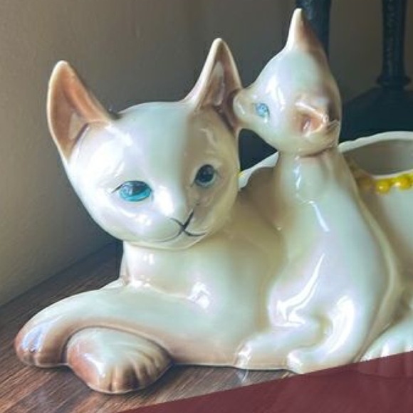 Vintage Hull Pottery Siamese Momma Cat & Kitten Planter USA - Picture 3 of 16